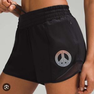 Lululemon x MadHappy collab hotty hot highrise 4”